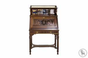 картинка Антикварный стол-бюро салоне старинных вещей "Шебби" являющийся официальным дистрибьютором в России и Беларуси