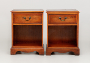 картинка Старинные тумбочки (2 шт.) салоне старинных вещей "Шебби" являющийся официальным дистрибьютором в России и Беларуси