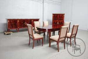 картинка Старинный столовый гарнитур салоне старинных вещей "Шебби" являющийся официальным дистрибьютором в России и Беларуси