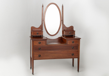 Старинный косметический столик код. RM63233