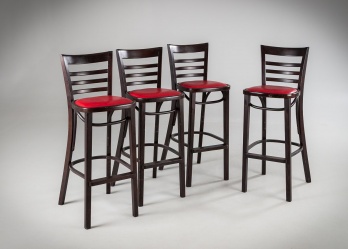 Старинные барные стулья (4 шт.) с сиденьями из кожи красного цвета код. RM4143101