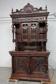 Антикварный буфет в стиле ренессанс с антропоморфными колоннами код. BE4097144