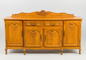 картинка Старинный комод салоне старинных вещей "Шебби" являющийся официальным дистрибьютором в России и Беларуси