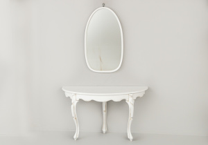 картинка Старинный консольный столик с зеркалом салоне старинных вещей "Шебби" являющийся официальным дистрибьютором в России и Беларуси