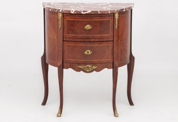 Старинный комод с бронзовыми декоративными накладками код. RM4100724