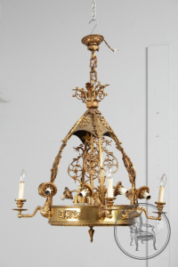 картинка Антикварная люстра салоне старинных вещей "Шебби" являющийся официальным дистрибьютором в России и Беларуси