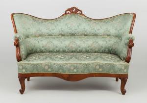 картинка Антикварное канапе салоне старинных вещей "Шебби" являющийся официальным дистрибьютором в России и Беларуси