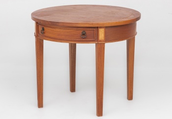 Старинный круглый столик из красного дерева код. RM4100962