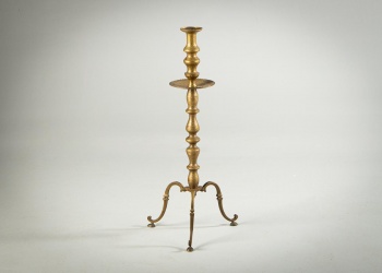 Старинный подсвечник из латуни код.&nbsp;RM4113532