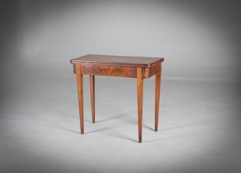 Антикварный раскладной столик из красного дерева код.&nbsp;RM4165760