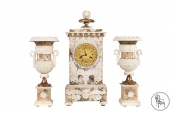 Антикварные мраморные часы с вазами код. VS3253735