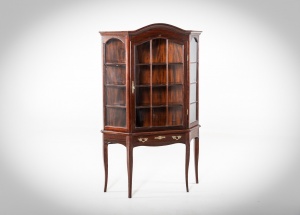 Старинный шкаф-витрина в стиле рококо код.&nbsp;RM4165965