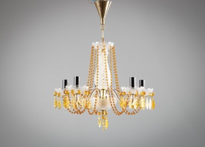 картинка Старинная люстра с подвесками из цветного стекла салоне старинных вещей "Шебби" являющийся официальным дистрибьютором в России и Беларуси