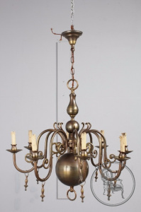 картинка Старинная люстра салоне старинных вещей "Шебби" являющийся официальным дистрибьютором в России и Беларуси