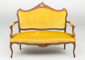 картинка Антикварная скамейка салоне старинных вещей "Шебби" являющийся официальным дистрибьютором в России и Беларуси