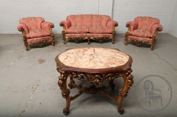 Старинный комплект для гостиной в рокайльном стиле, украшенный резьбой, с обивкой в розовых тонах код. BE107142