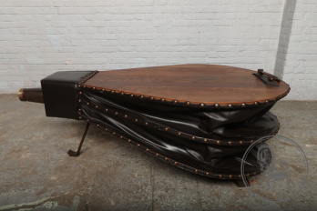 Антикварный кофейный столик из дуба в виде мехов для раздувания огня код. BE107211