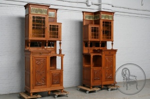 картинка Пара антикварных буфетов в стиле Ар-Нуво салоне старинных вещей "Шебби" являющийся официальным дистрибьютором в России и Беларуси