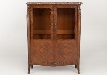 Антикварный посудный шкаф с литыми бронзовыми накладками код. RM4099922