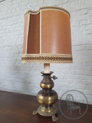 Старинная настольная лампа в стиле Ренессанс код. BE4097610