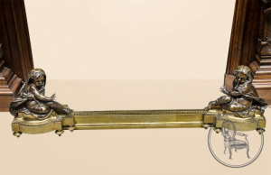 картинка Антикварная декорация для камина салоне старинных вещей "Шебби" являющийся официальным дистрибьютором в России и Беларуси