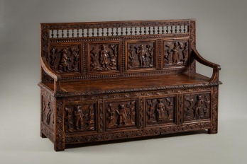 Антикварная скамья с объемной антропогенной резьбой код. RM4106421