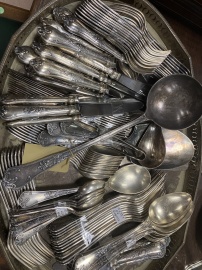 Старинный набор (127 предметов) столовых приборов их мельхиора код.&nbsp;BL233/3
