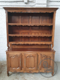 Антикварный посудный шкаф с открытыми фигурными полками код. BE107035