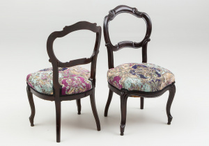 картинка Старинные стулья (2 шт.) салоне старинных вещей "Шебби" являющийся официальным дистрибьютором в России и Беларуси