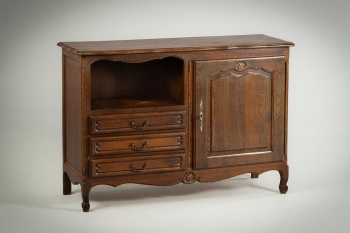 Старинный дубовый комод с нишей код. RM4111021