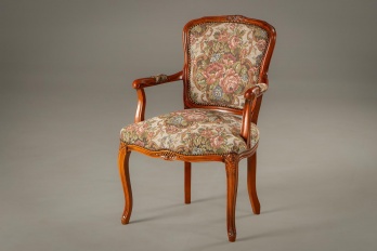 Старинное кресло с гобеленовой обивкой код. RM4101569
