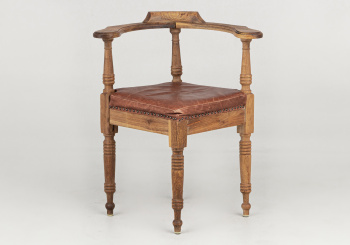 Антикварное угловое кресло код. RM64024