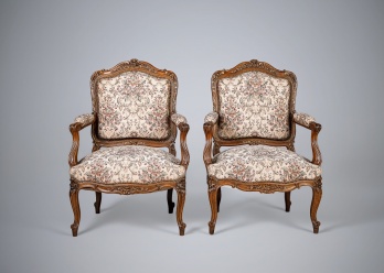 Комплект антикварных кресел (2 шт.) с резьбой код. RM4166584