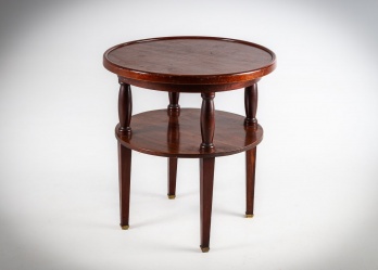 Старинный двухъярусный столик из красного дерева код. RM4161600