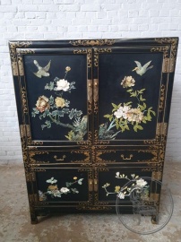 Старинный комод в ориентальном стиле с росписью и инкрустацией код. BE4101749