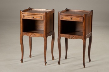 Пара старинных открытых тумбочек код. RM4101581