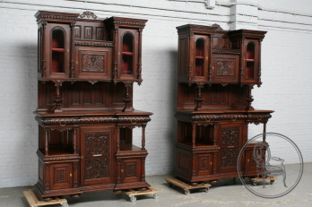 Пара антикварных буфетов из ореха код. BE107502