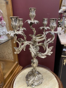 картинка Старинный подсвечник из бронзы салоне старинных вещей "Шебби" являющийся официальным дистрибьютором в России и Беларуси