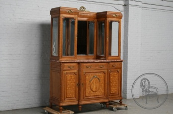 Антикварный дубовый буфет в классическом стиле с бронзовыми накладками код. BE4139039