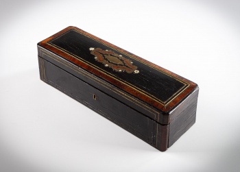 Антикварный перчаточный ящик с инкрустацией латунью код.&nbsp;RM4146520