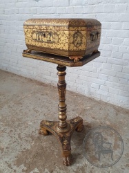 Антикварная шкатулка на подставке, с росписью и резьбой в восточном стиле код. BE4165795