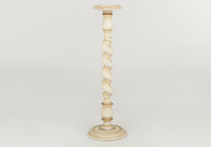 картинка Старинная подставка салоне старинных вещей "Шебби" являющийся официальным дистрибьютором в России и Беларуси