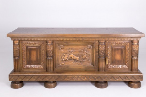 картинка Антикварный комод салоне старинных вещей "Шебби" являющийся официальным дистрибьютором в России и Беларуси