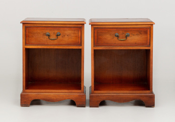 Старинные тумбочки (2 шт.) код. RM47904