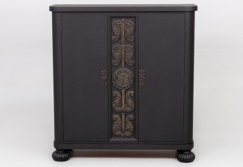 Старинный дубовый комод с резными филенками код. RM4100840