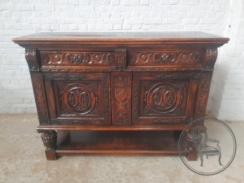 Антикварный комод из дуба в стиле Тюдор код. BE4165188