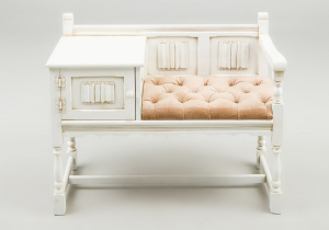 картинка Старинная скамейка салоне старинных вещей "Шебби" являющийся официальным дистрибьютором в России и Беларуси