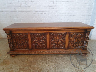 Антикварный сундук в стиле ренессанс код. BE106968