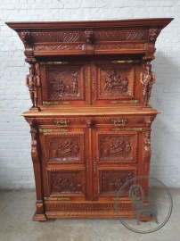 Антикварный буфет с фигуративными колоннами в виде музыкантов код.&nbsp;BE4166124