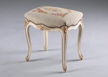 Антикварный пуфик с гобеленом код. RM4165601